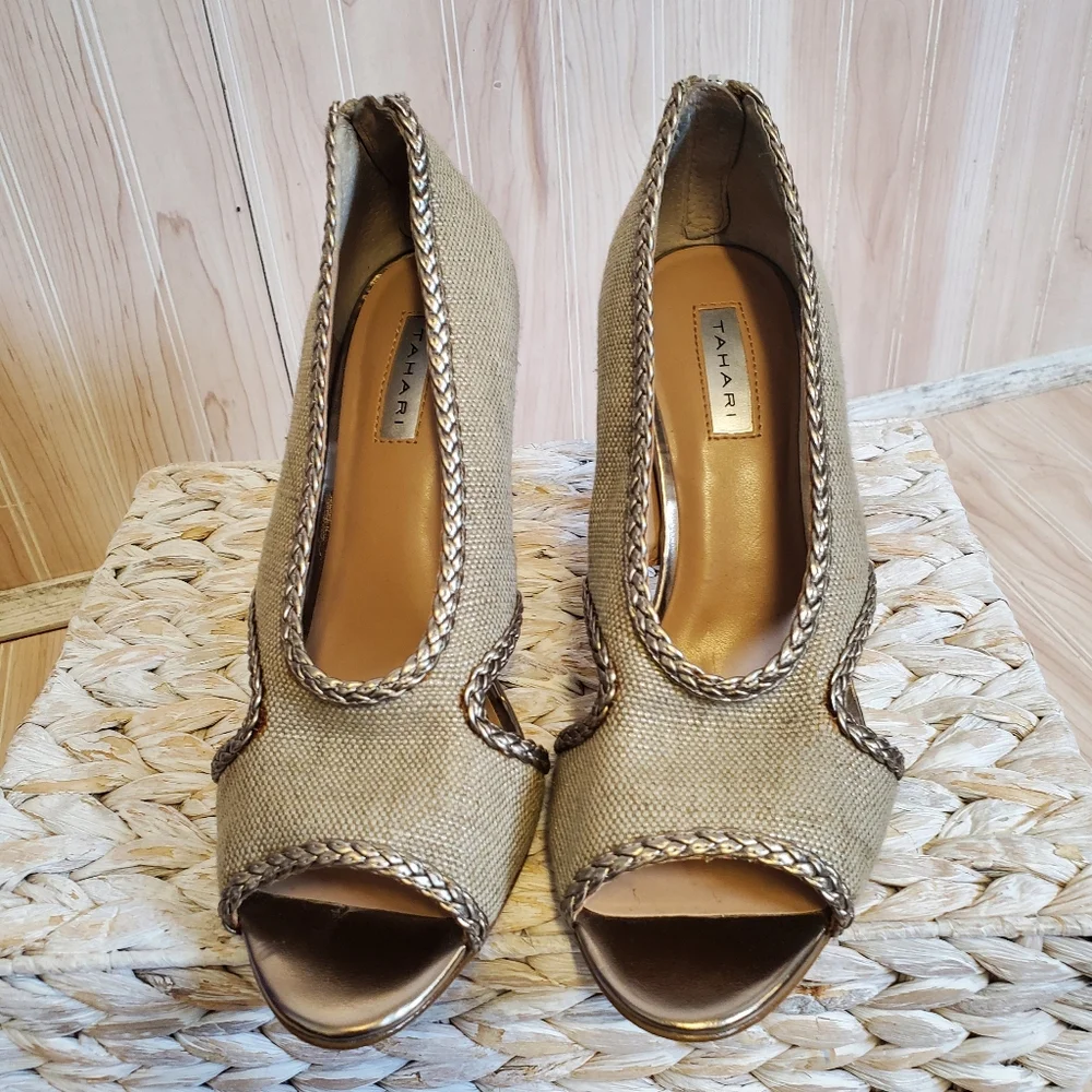 Tahari Gold Loretta Peep Toe Pumps Heels Taupe Size 6.5 Stiletto Party Going Out